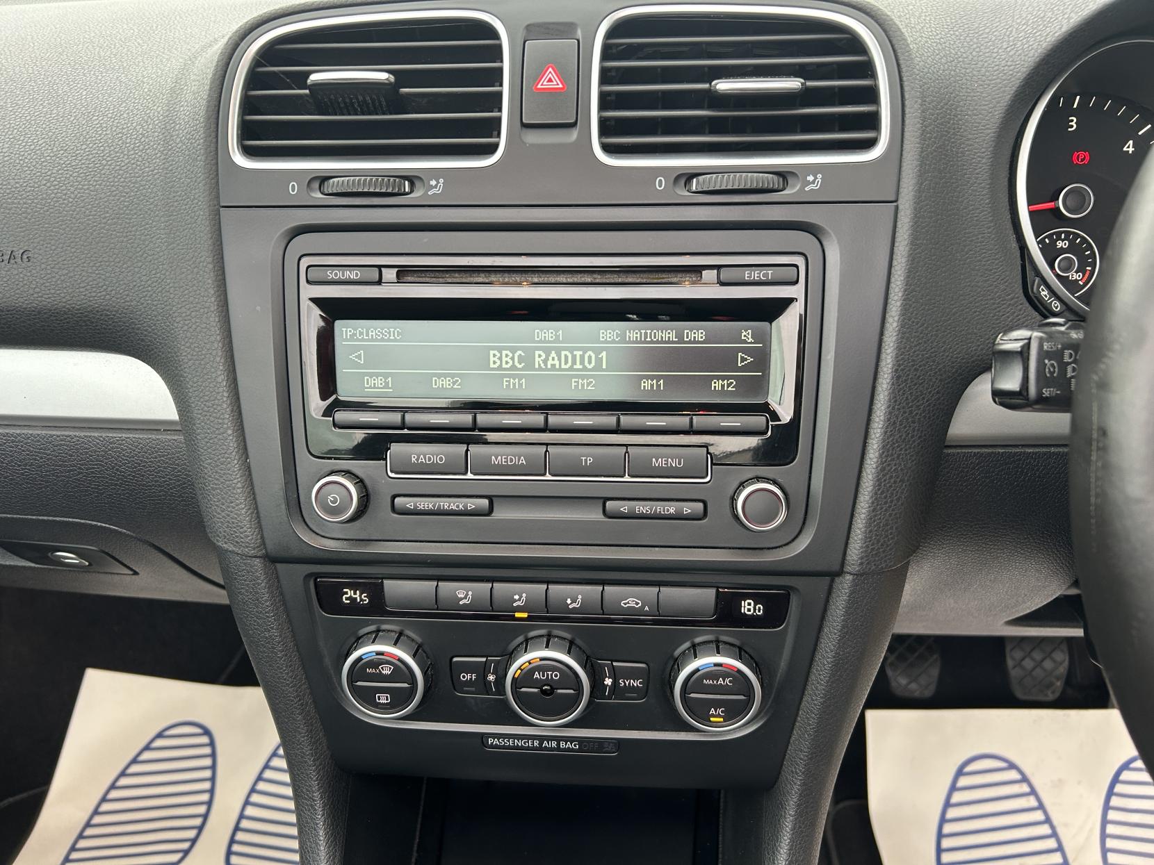 Volkswagen Golf 2.0 TDI BlueMotion Tech SE Cabriolet 2dr Diesel Manual Euro 5 (s/s) (140 ps)