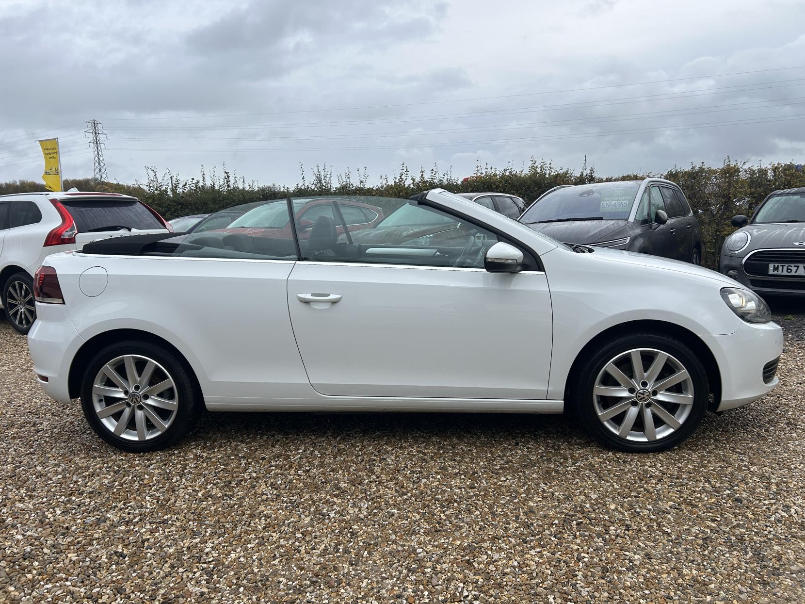 Volkswagen Golf 2.0 TDI BlueMotion Tech SE Cabriolet 2dr Diesel Manual Euro 5 (s/s) (140 ps)