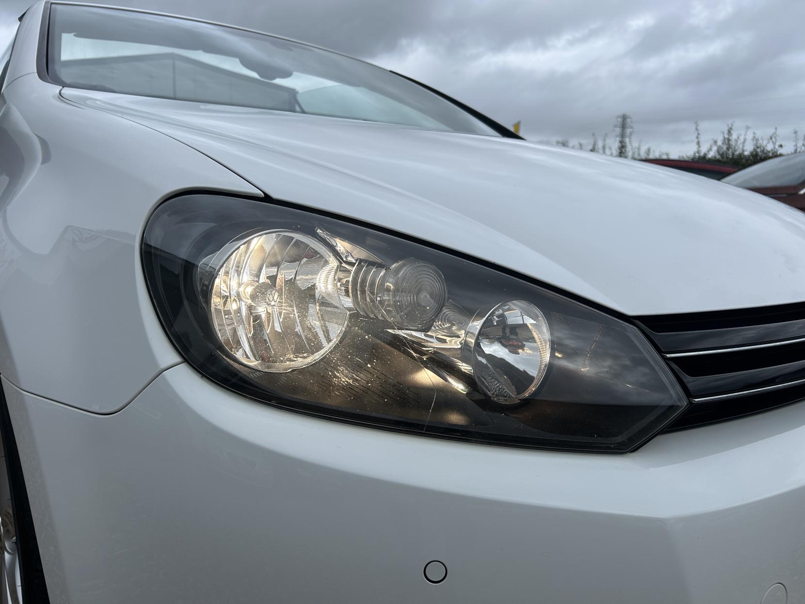 Volkswagen Golf 2.0 TDI BlueMotion Tech SE Cabriolet 2dr Diesel Manual Euro 5 (s/s) (140 ps)