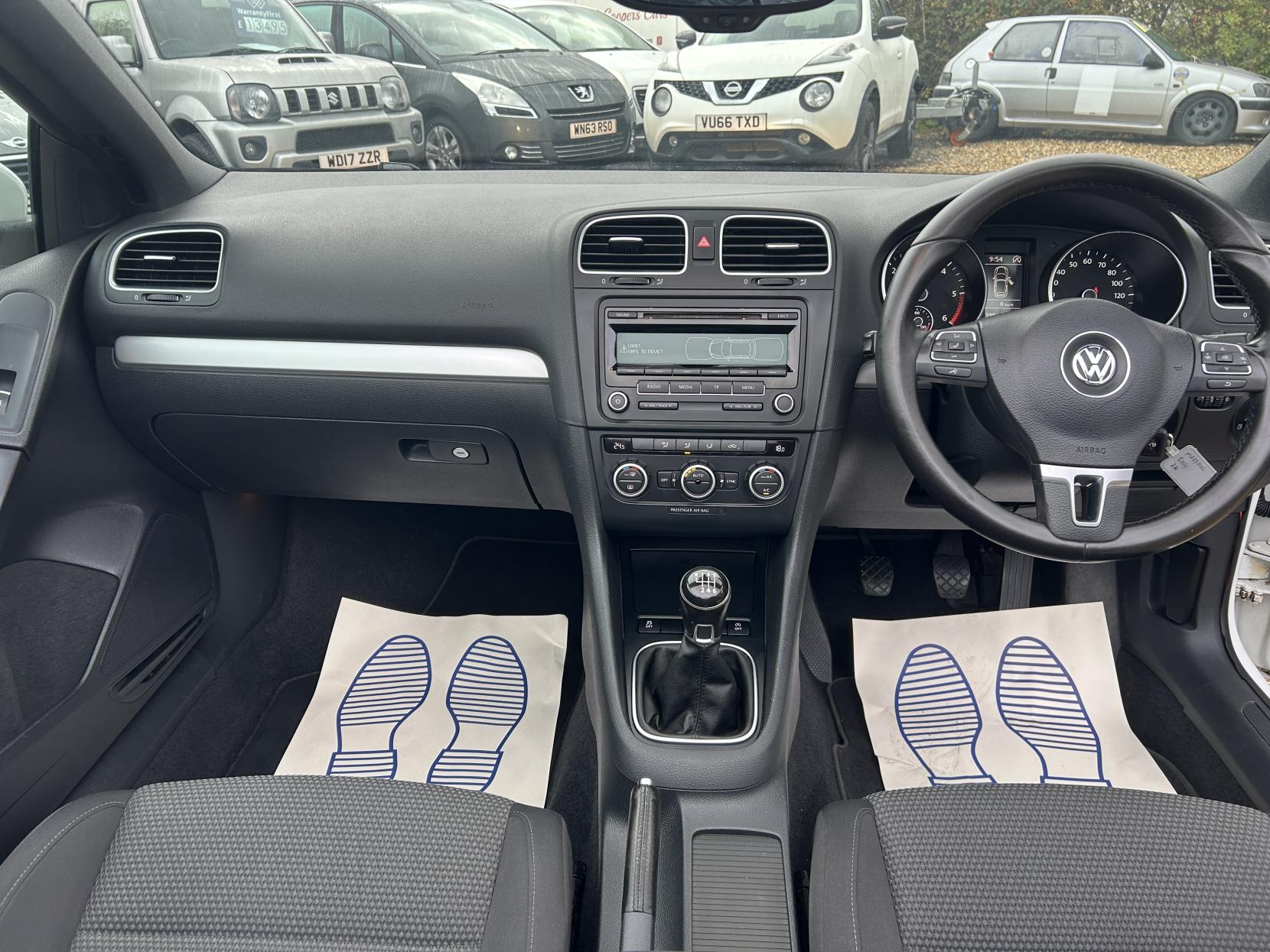 Volkswagen Golf 2.0 TDI BlueMotion Tech SE Cabriolet 2dr Diesel Manual Euro 5 (s/s) (140 ps)