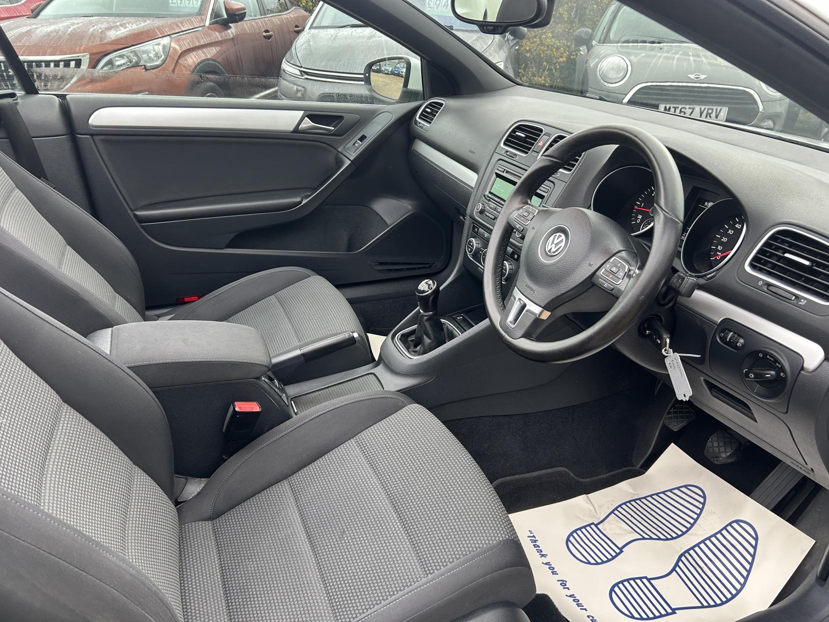 Volkswagen Golf 2.0 TDI BlueMotion Tech SE Cabriolet 2dr Diesel Manual Euro 5 (s/s) (140 ps)