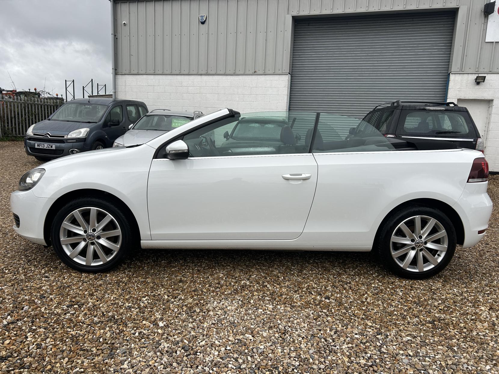 Volkswagen Golf 2.0 TDI BlueMotion Tech SE Cabriolet 2dr Diesel Manual Euro 5 (s/s) (140 ps)