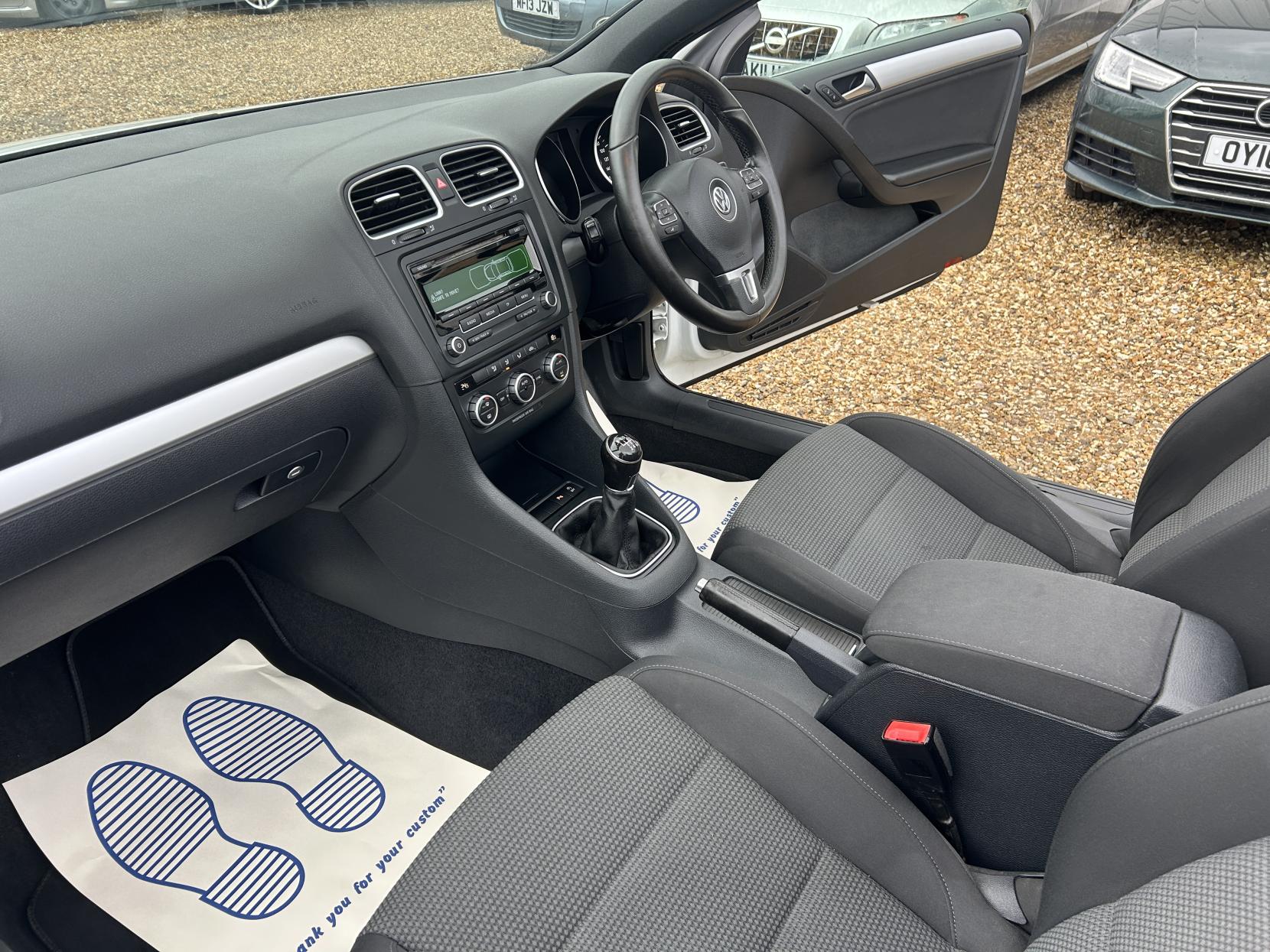 Volkswagen Golf 2.0 TDI BlueMotion Tech SE Cabriolet 2dr Diesel Manual Euro 5 (s/s) (140 ps)