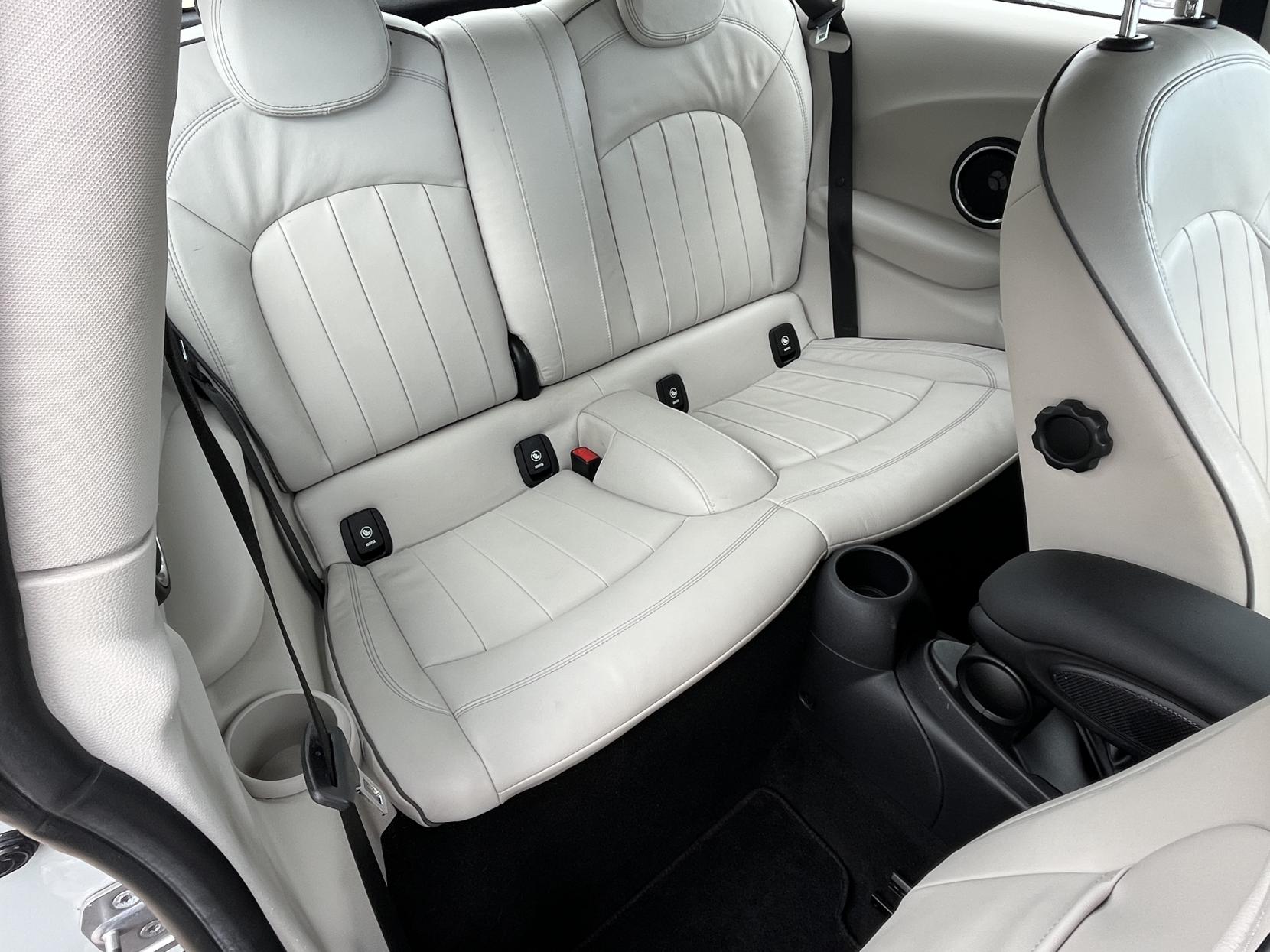 MINI Hatch 2.0 Cooper S Hatchback 3dr Petrol Auto Euro 6 (s/s) (192 ps)