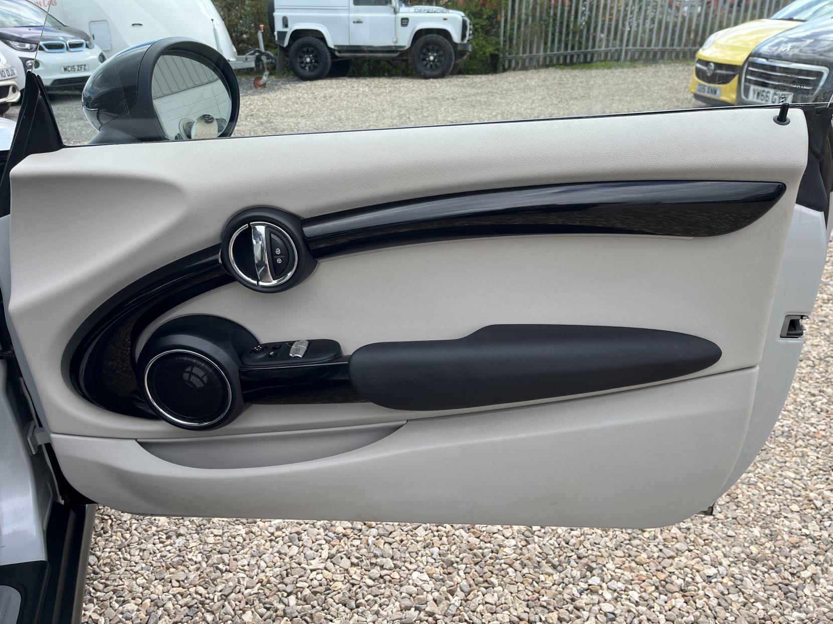 MINI Hatch 2.0 Cooper S Hatchback 3dr Petrol Auto Euro 6 (s/s) (192 ps)