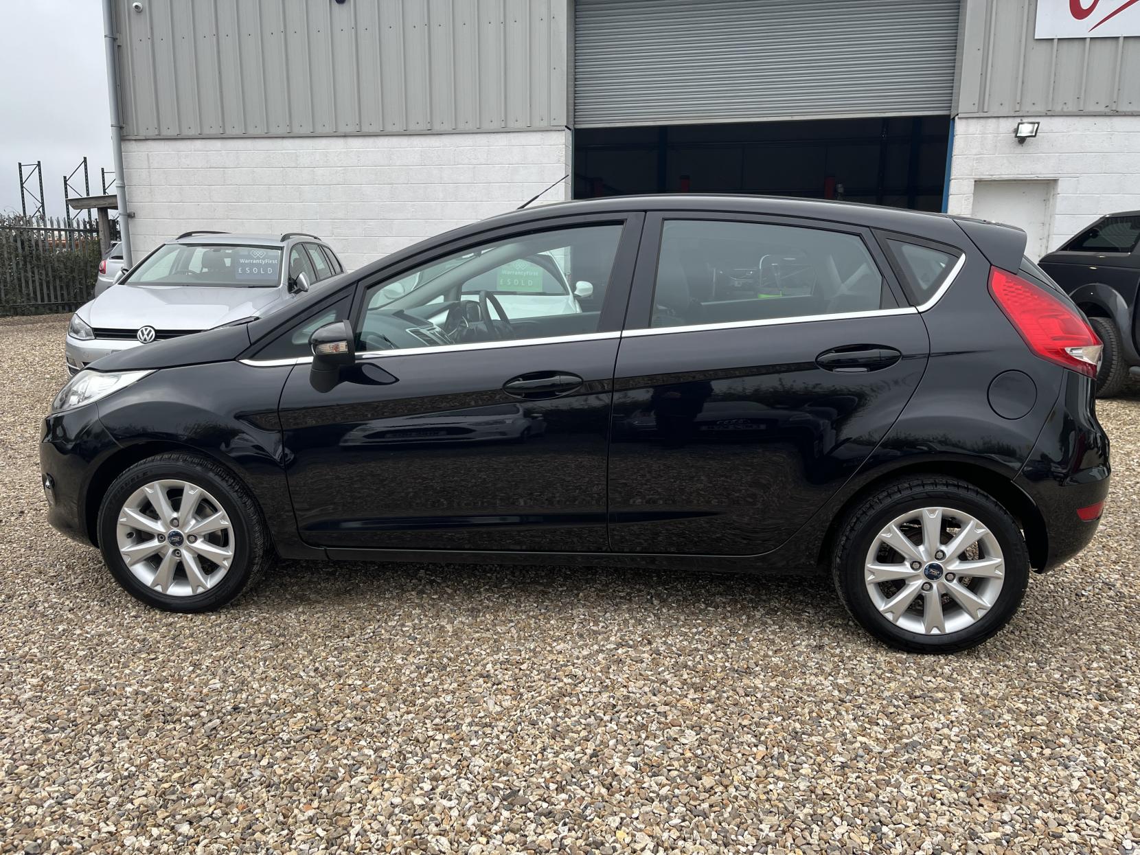 Ford Fiesta 1.4 TDCi Zetec Hatchback 5dr Diesel Manual (110 g/km, 67 bhp)