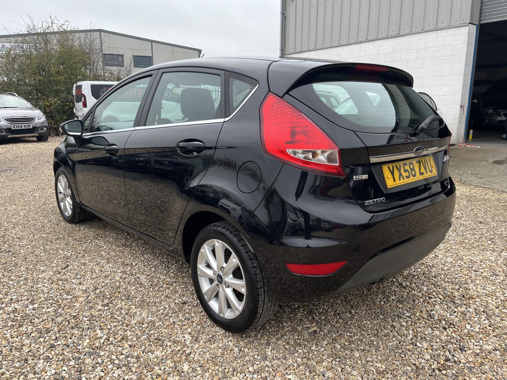 Ford Fiesta 1.4 TDCi Zetec Hatchback 5dr Diesel Manual (110 g/km, 67 bhp)