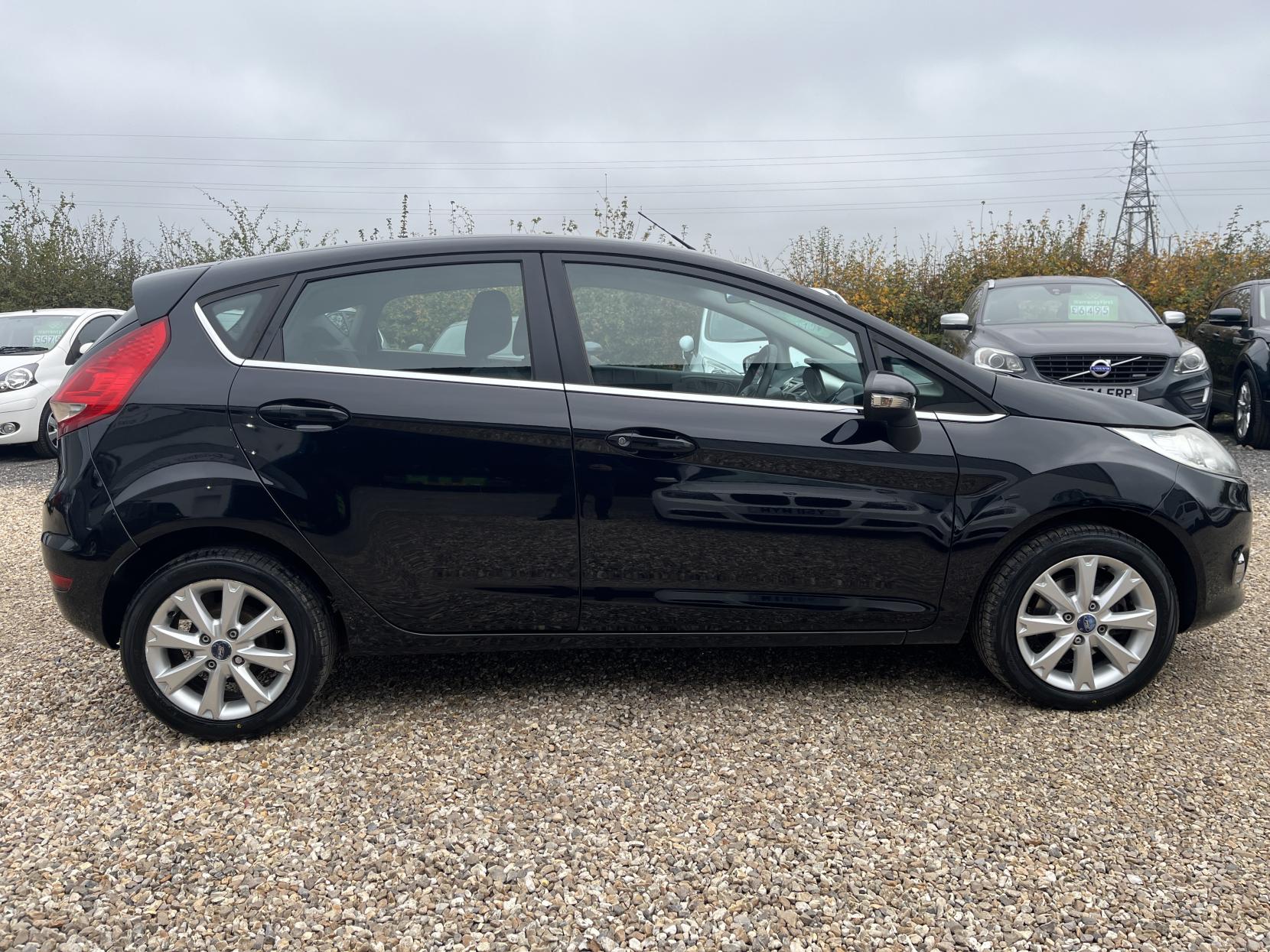 Ford Fiesta 1.4 TDCi Zetec Hatchback 5dr Diesel Manual (110 g/km, 67 bhp)