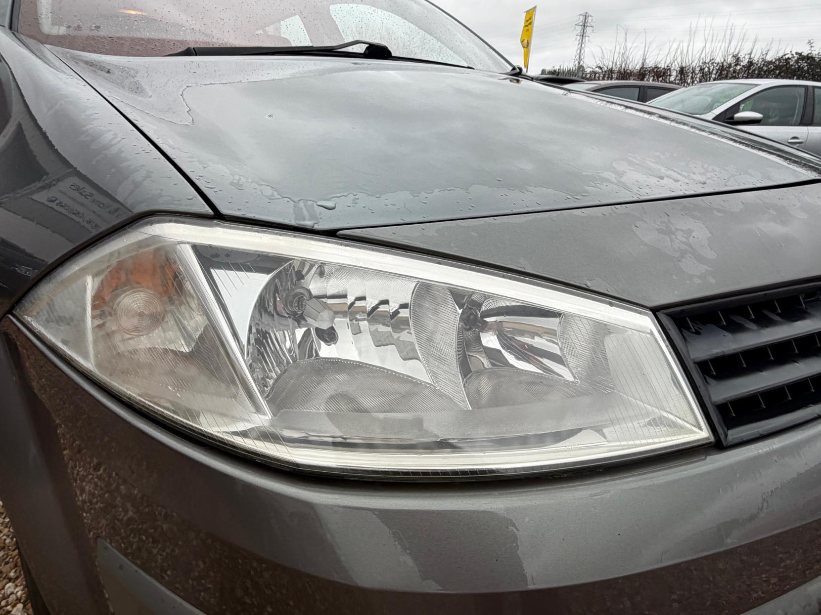 Renault Megane 1.9 dCi FAP Dynamique Estate 5dr Diesel Manual (154 g/km, 130 bhp)