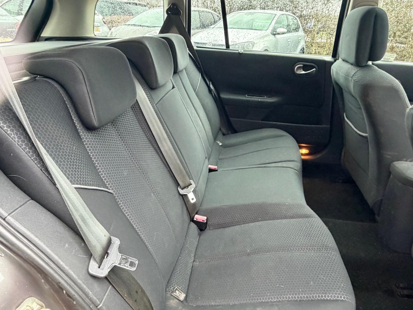 Renault Megane 1.9 dCi FAP Dynamique Estate 5dr Diesel Manual (154 g/km, 130 bhp)