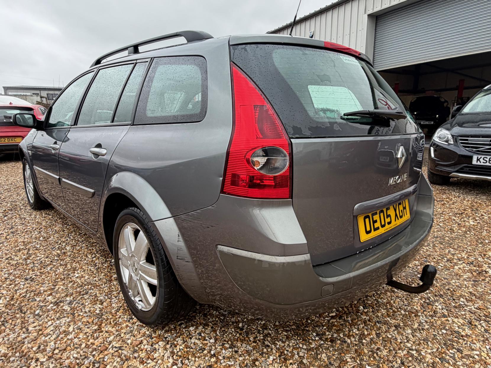 Renault Megane 1.9 dCi FAP Dynamique Estate 5dr Diesel Manual (154 g/km, 130 bhp)