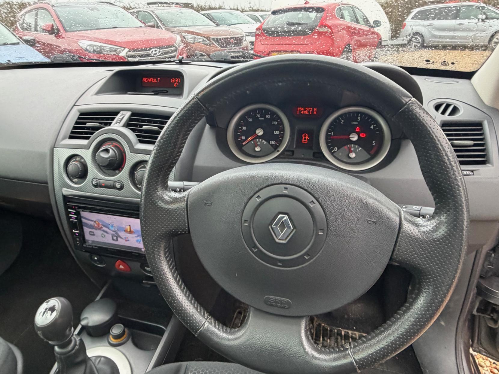 Renault Megane 1.9 dCi FAP Dynamique Estate 5dr Diesel Manual (154 g/km, 130 bhp)