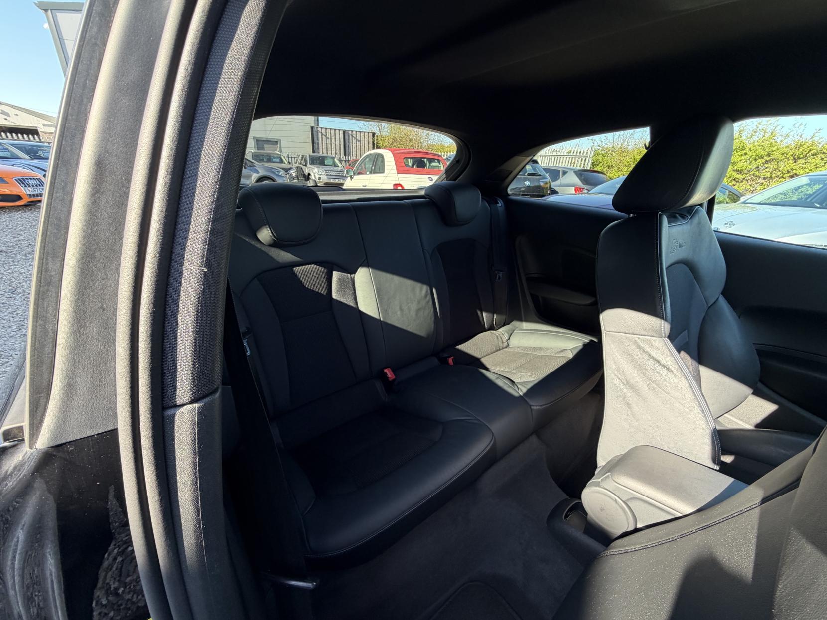 Audi A1 1.4 TFSI S line Hatchback 3dr Petrol S Tronic Euro 5 (s/s) (122 ps)