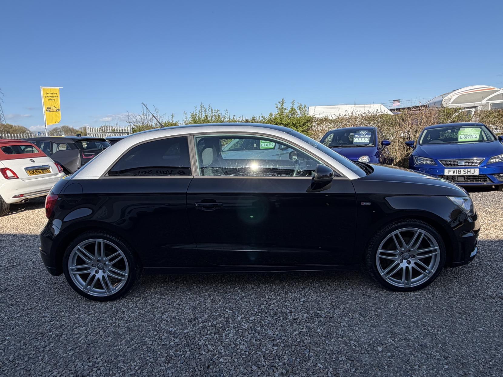 Audi A1 1.4 TFSI S line Hatchback 3dr Petrol S Tronic Euro 5 (s/s) (122 ps)