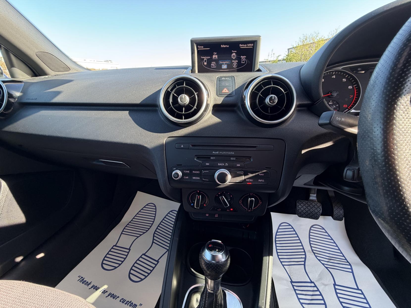 Audi A1 1.4 TFSI S line Hatchback 3dr Petrol S Tronic Euro 5 (s/s) (122 ps)