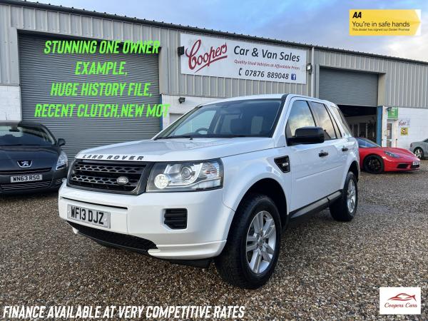 Land Rover Freelander 2 2.2 TD4 Black and White SUV 5dr Diesel Manual 4WD Euro 5 (s/s) (150 ps)