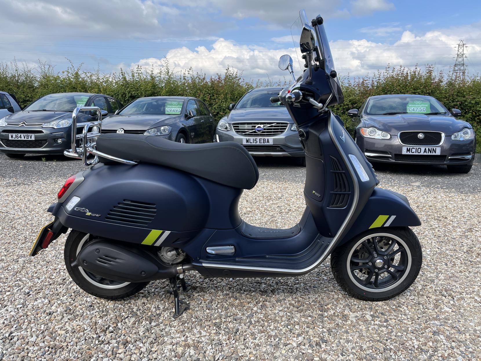 Gts Super Tech 300 Hpe Vespa Piaggio Gts 300 Scooter Vespa Piaggio