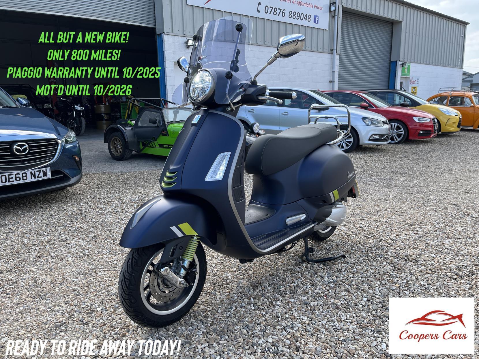 Piaggio Vespa GTS 300 HPE SuperTech ABS E5 Scooter Petrol Automatic (23.5 bhp)