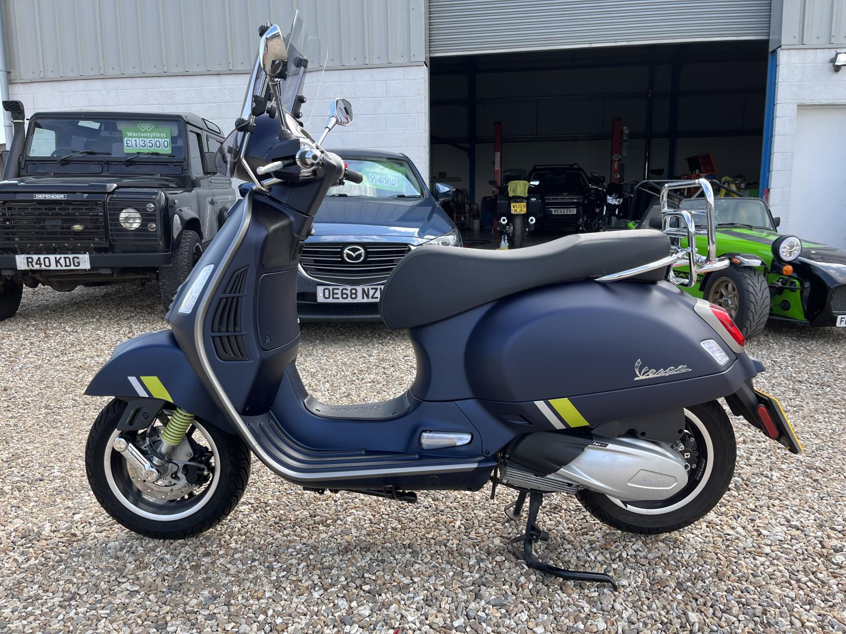 Piaggio Vespa GTS 300 HPE SuperTech ABS E5 Scooter Petrol Automatic (23.5 bhp)