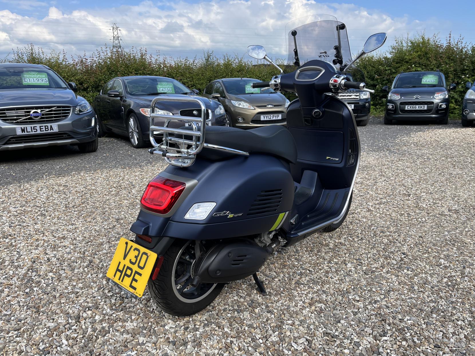 Piaggio Vespa GTS 300 HPE SuperTech ABS E5 Scooter Petrol Automatic (23.5 bhp)