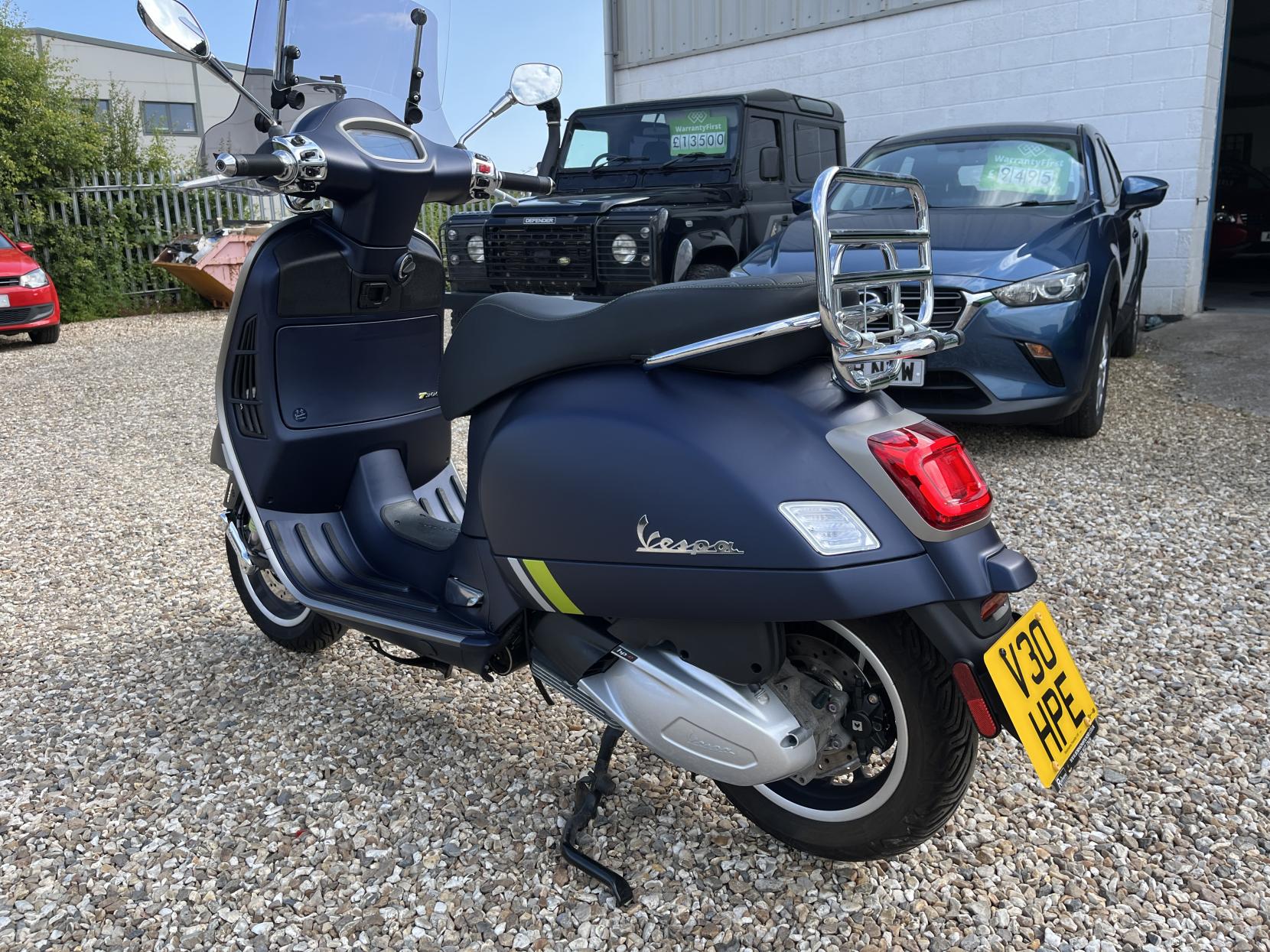 Piaggio Vespa GTS 300 HPE SuperTech ABS E5 Scooter Petrol Automatic (23.5 bhp)