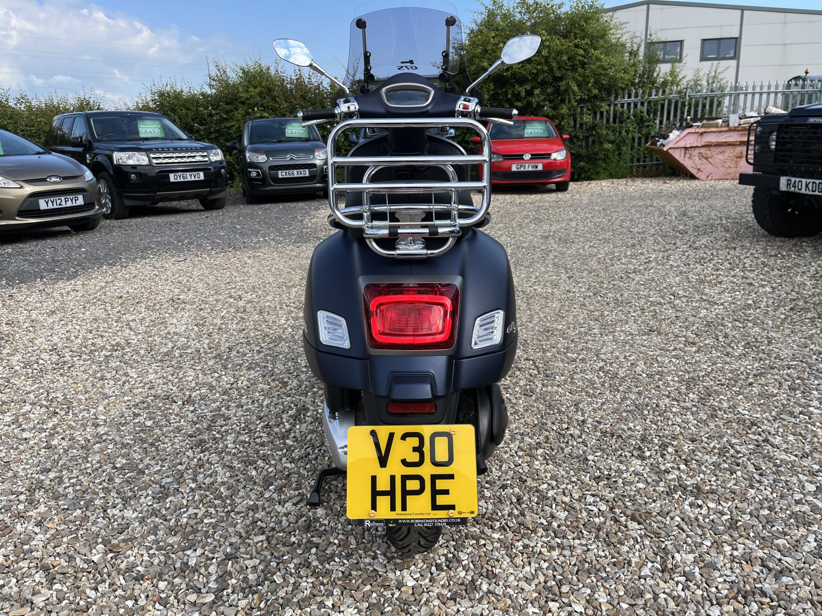 Piaggio Vespa GTS 300 HPE SuperTech ABS E5 Scooter Petrol Automatic (23.5 bhp)