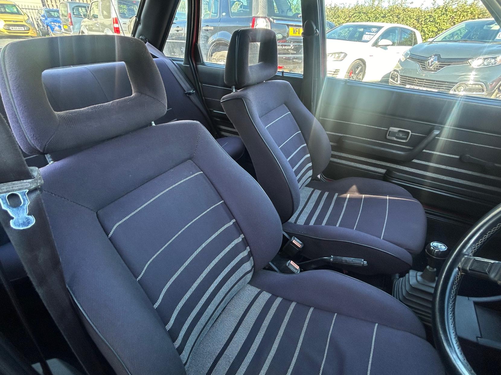 Audi 80 1.8 Sport Saloon 4dr Petrol Manual (112 bhp)