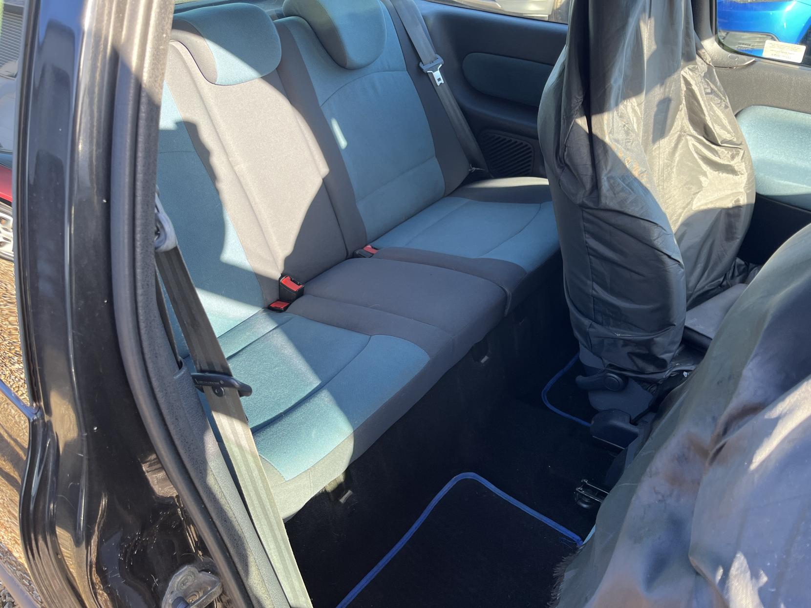 Renault Clio 1.5 dCi Dynamique Hatchback 3dr Diesel Manual (110 g/km, 80 bhp)