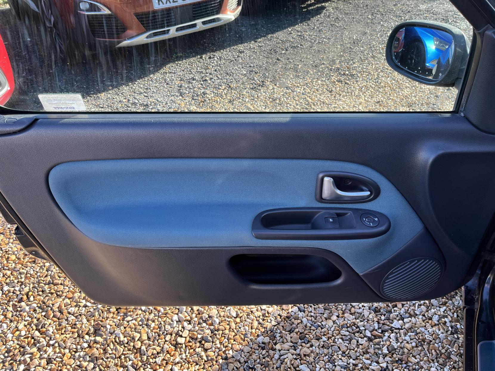 Renault Clio 1.5 dCi Dynamique Hatchback 3dr Diesel Manual (110 g/km, 80 bhp)