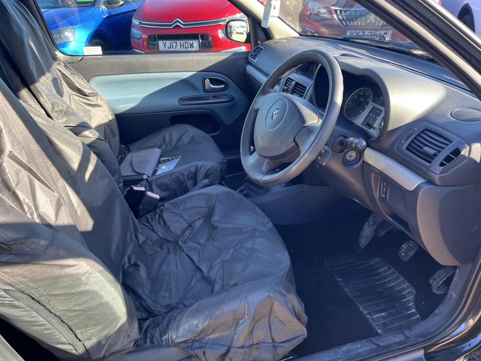 Renault Clio 1.5 dCi Dynamique Hatchback 3dr Diesel Manual (110 g/km, 80 bhp)