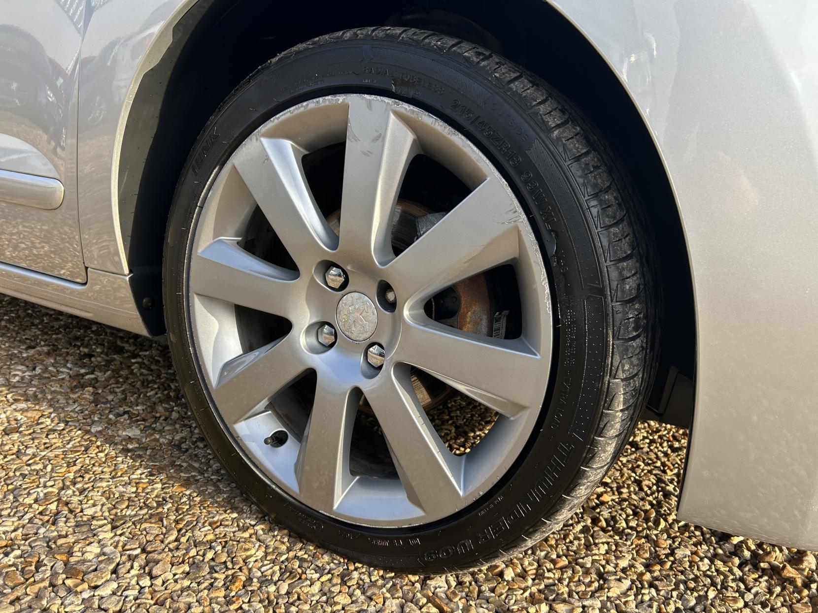 Peugeot 5008 1.6 e-HDi Allure MPV 5dr Diesel EGC Euro 5 (s/s) (115 ps)