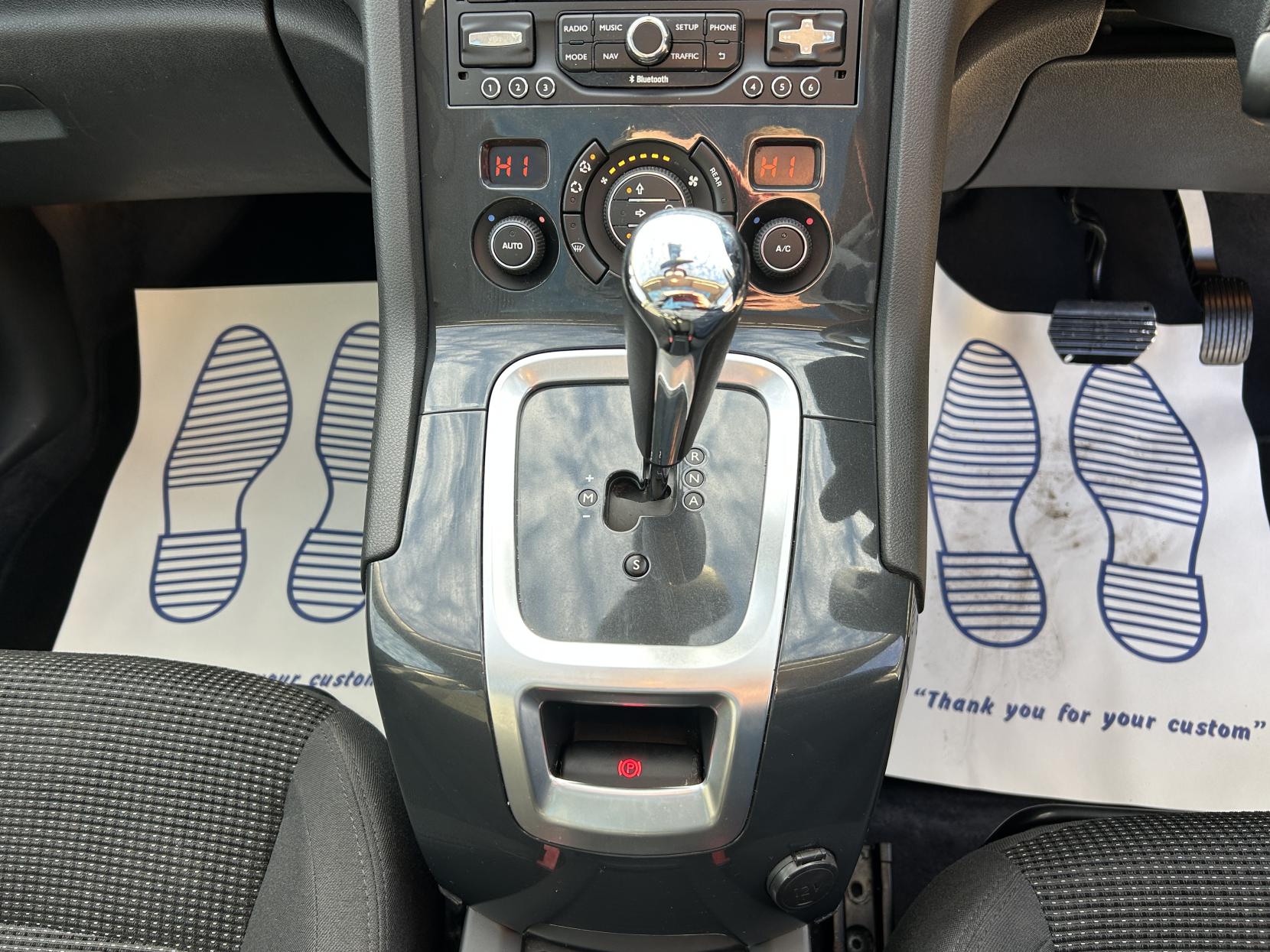 Peugeot 5008 1.6 e-HDi Allure MPV 5dr Diesel EGC Euro 5 (s/s) (115 ps)