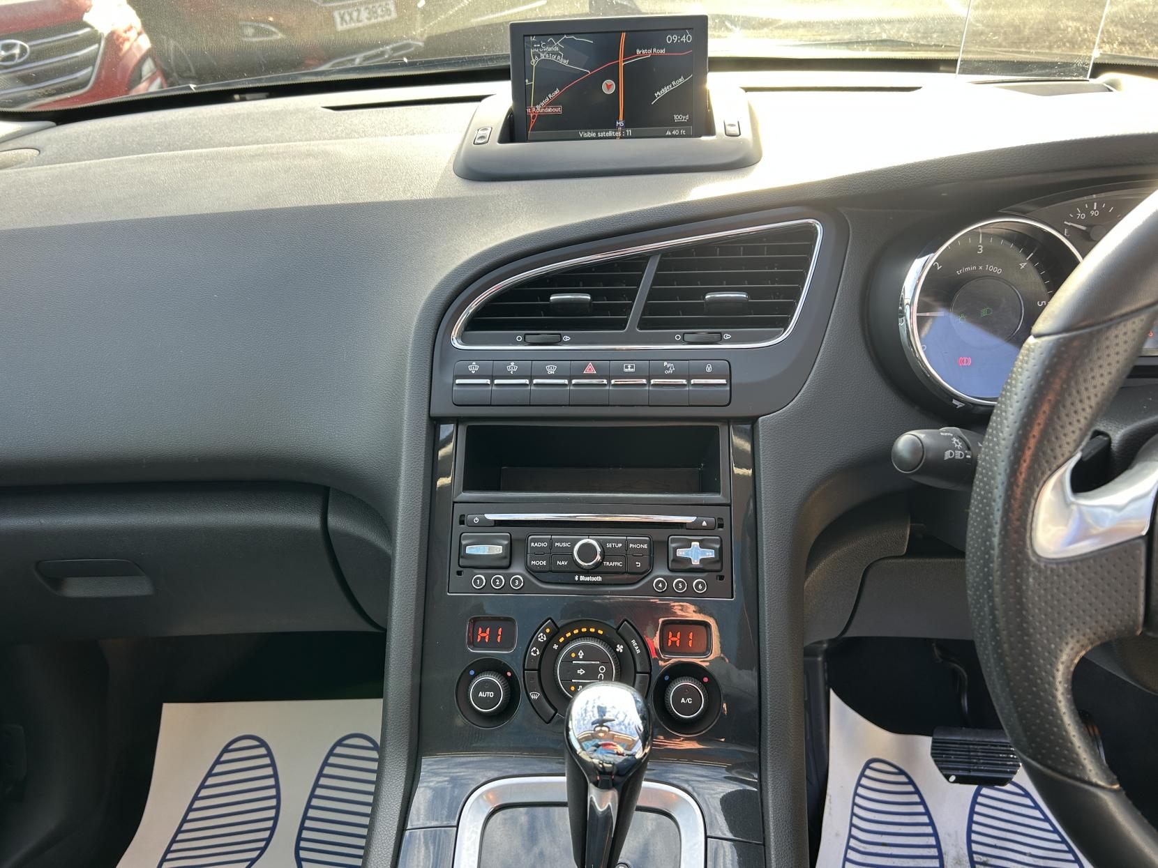 Peugeot 5008 1.6 e-HDi Allure MPV 5dr Diesel EGC Euro 5 (s/s) (115 ps)