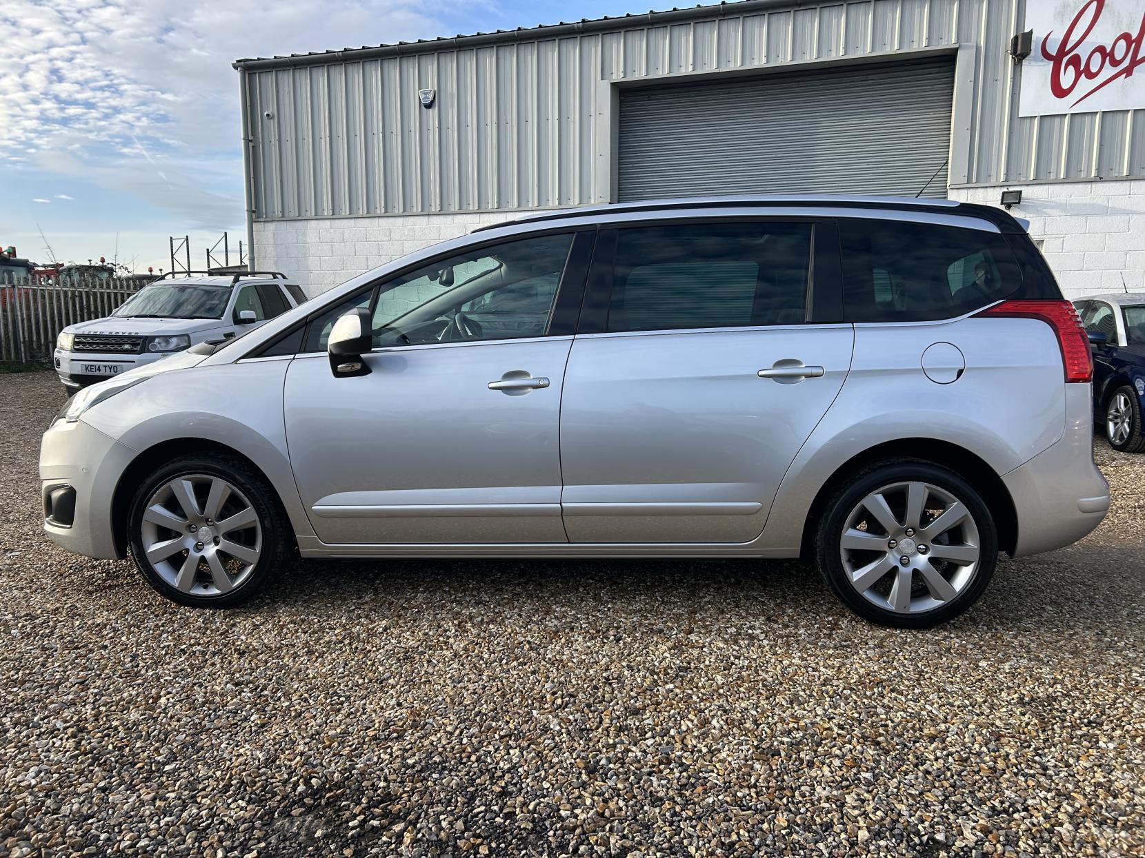 Peugeot 5008 1.6 e-HDi Allure MPV 5dr Diesel EGC Euro 5 (s/s) (115 ps)