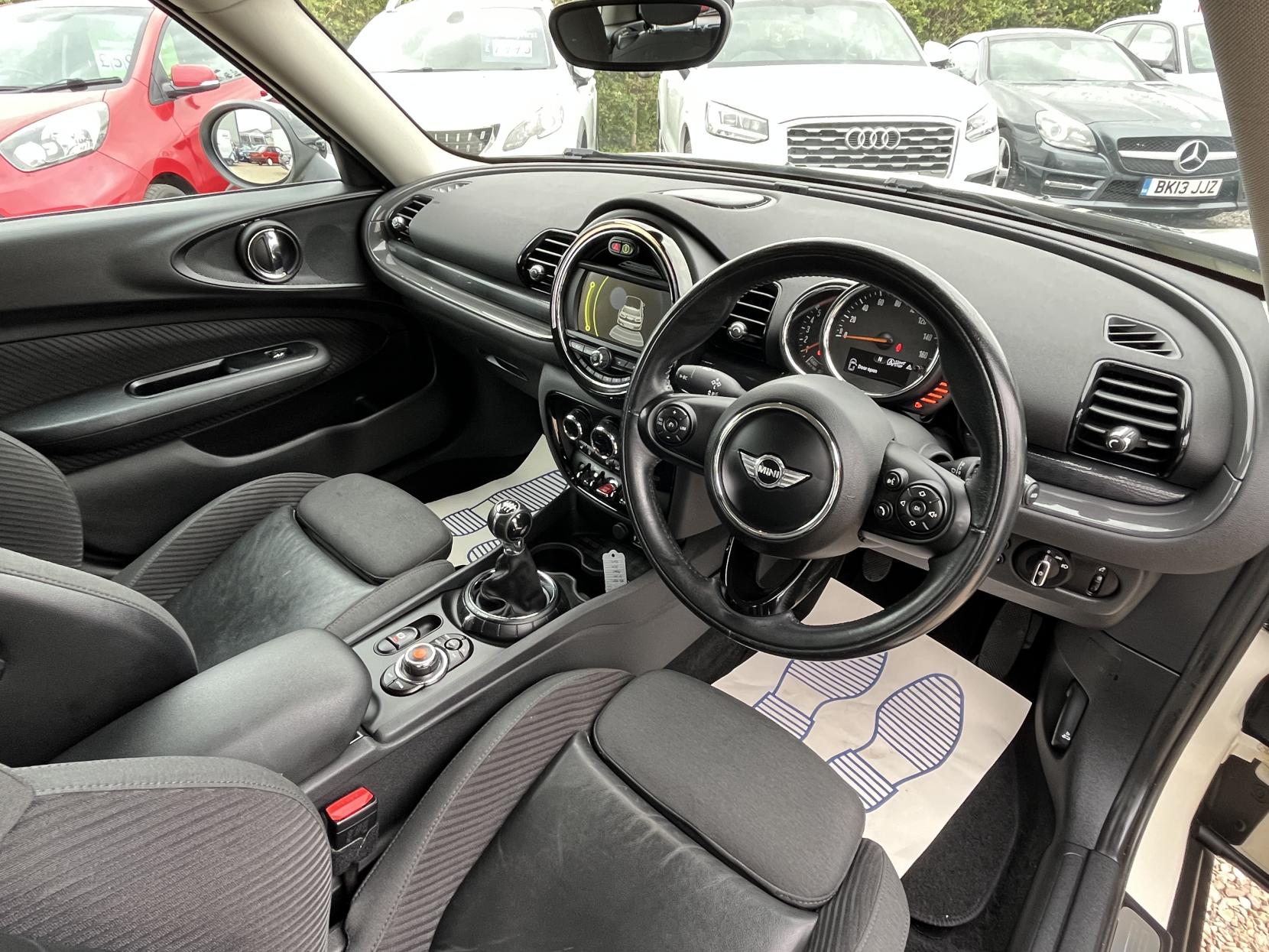 MINI Clubman 2.0 Cooper D Estate 6dr Diesel Manual Euro 6 (s/s) (150 ps)