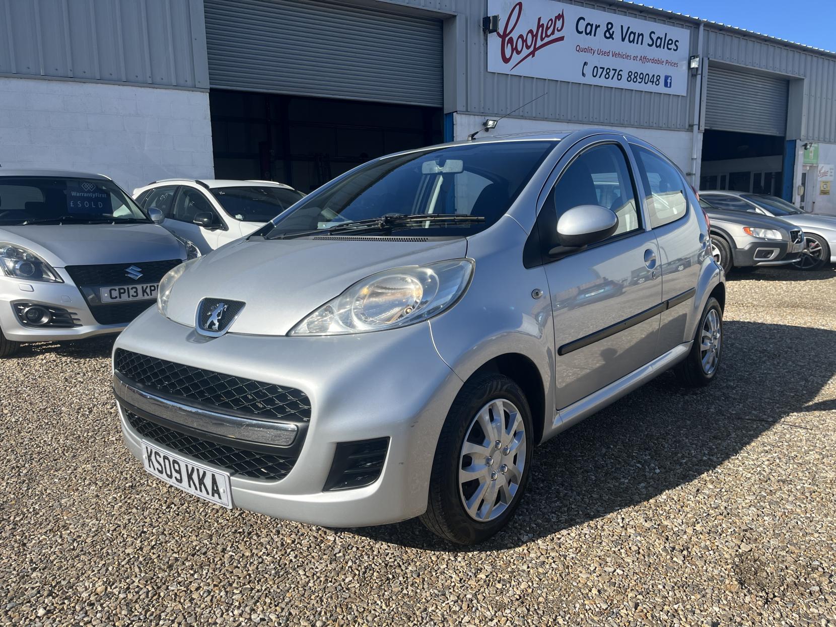 Peugeot 107 1.0 12V Urban Hatchback 5dr Petrol Manual Euro 4 (68 ps)