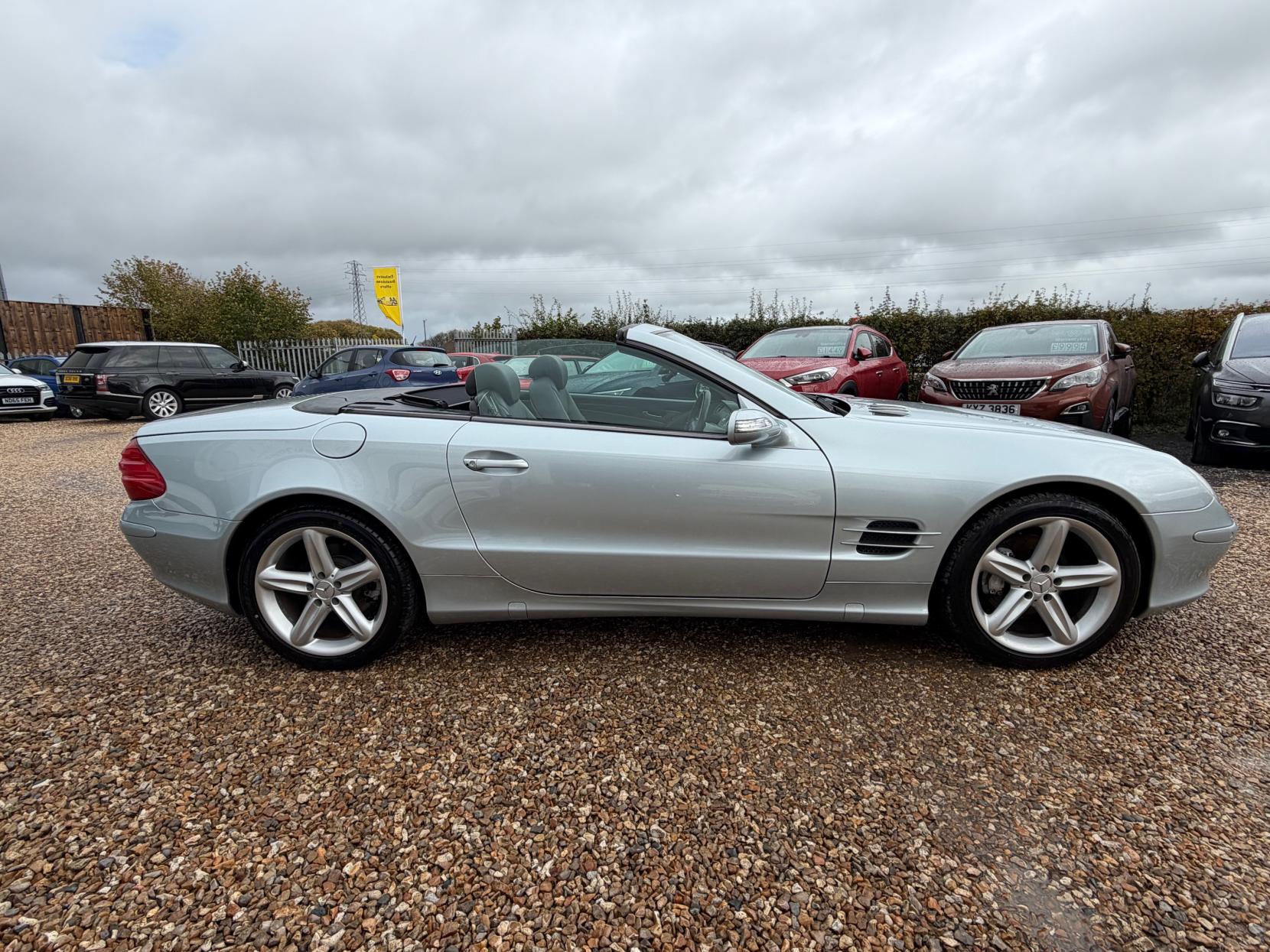 Mercedes-Benz SL 3.7 SL350 Convertible 2dr Petrol Automatic (281 g/km, 245 bhp)
