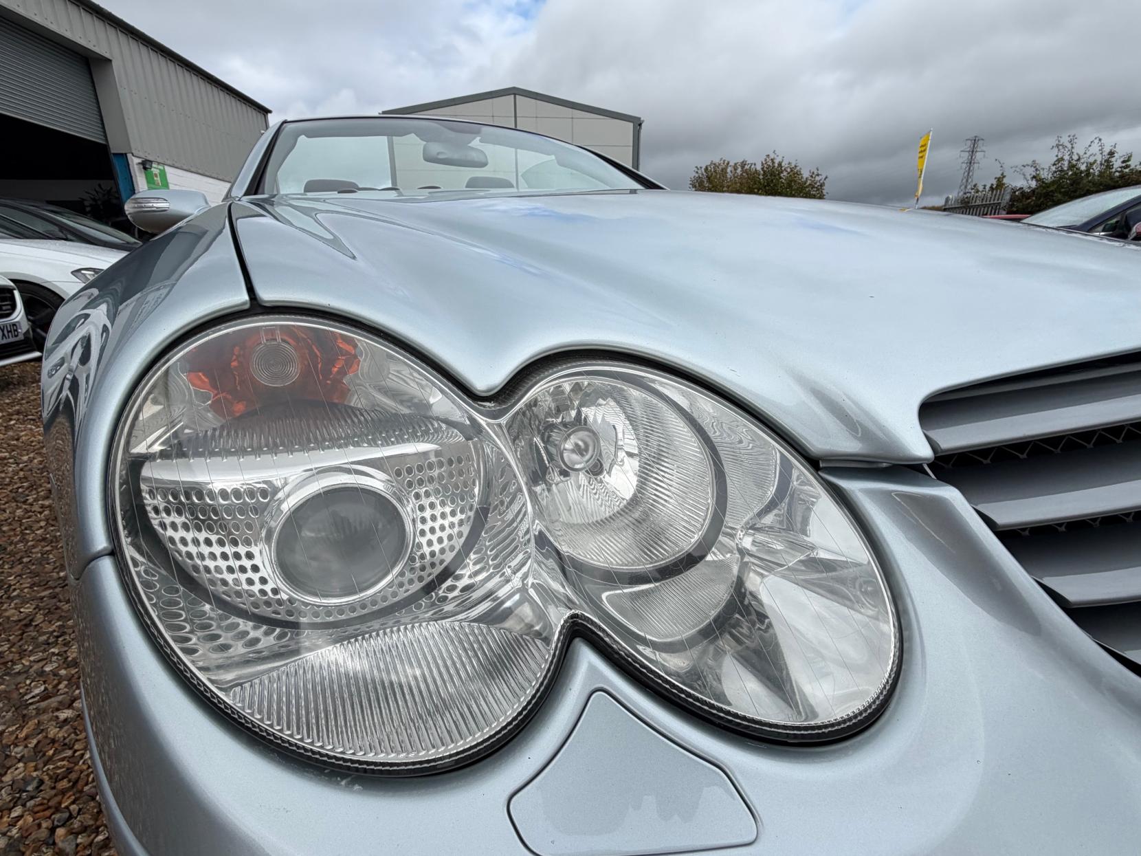 Mercedes-Benz SL 3.7 SL350 Convertible 2dr Petrol Automatic (281 g/km, 245 bhp)