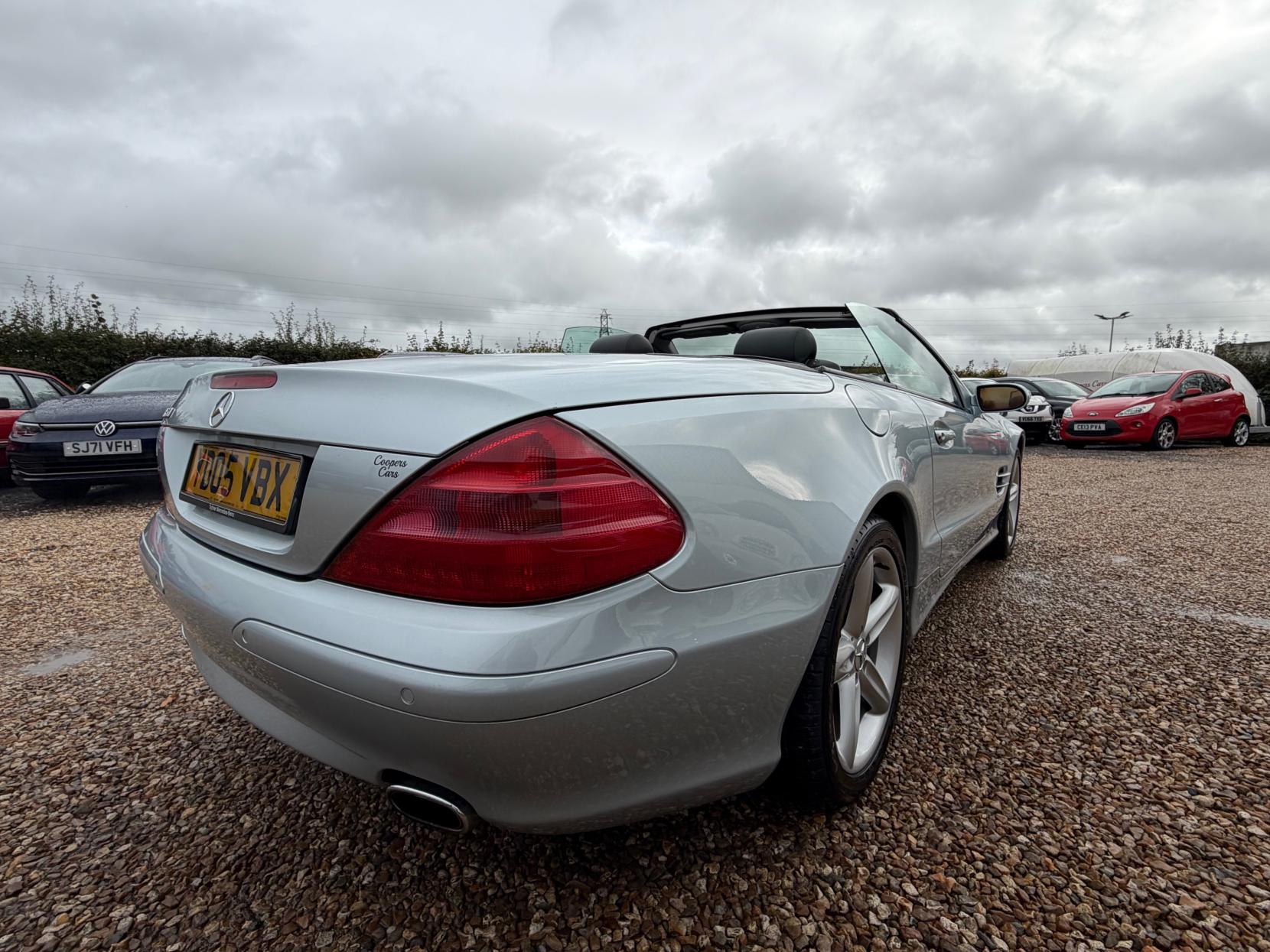 Mercedes-Benz SL 3.7 SL350 Convertible 2dr Petrol Automatic (281 g/km, 245 bhp)
