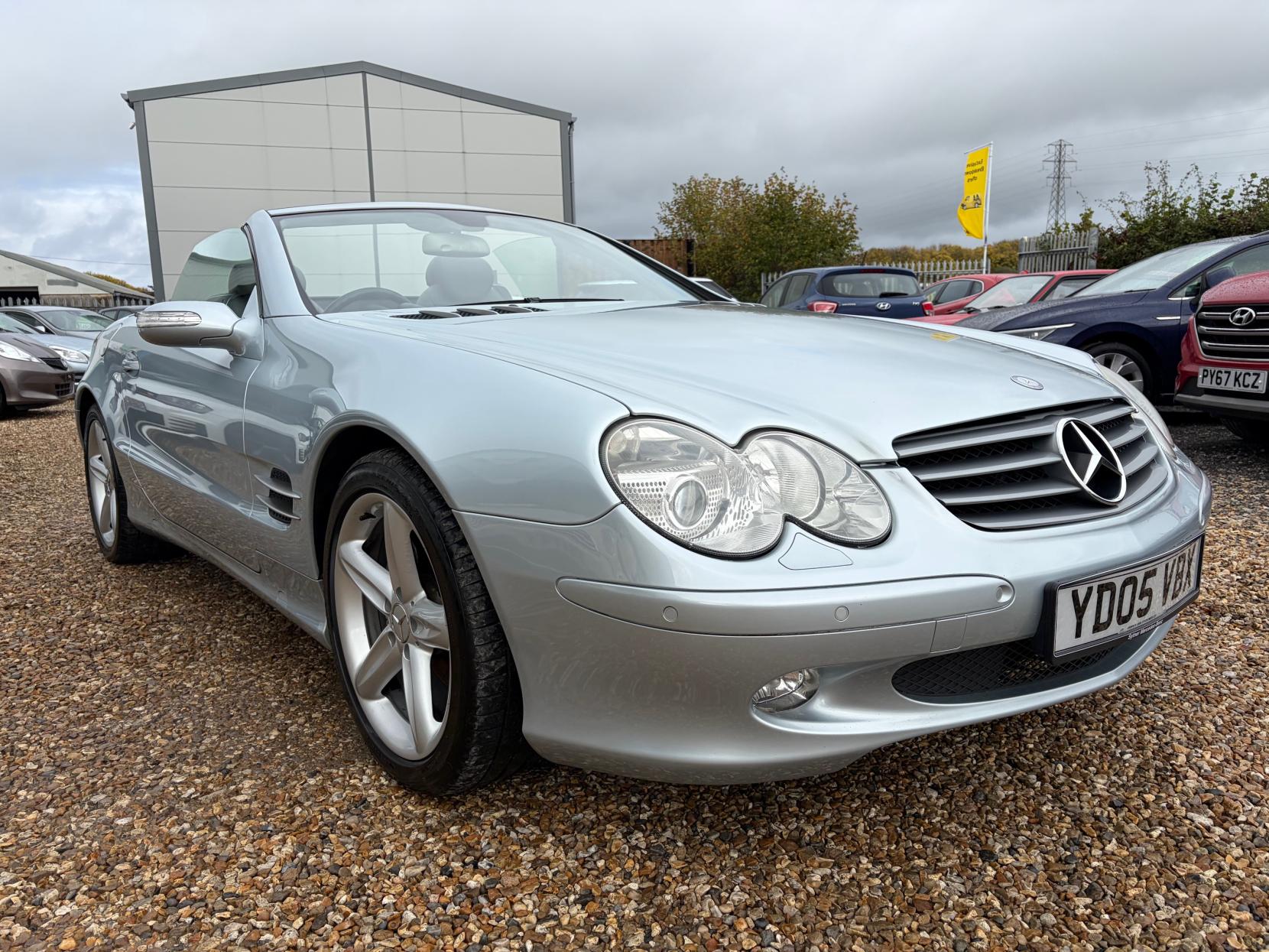 Mercedes-Benz SL 3.7 SL350 Convertible 2dr Petrol Automatic (281 g/km, 245 bhp)