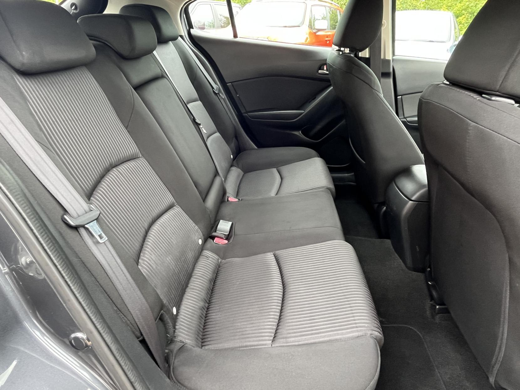 Mazda Mazda3 2.0 SKYACTIV-G SE Hatchback 5dr Petrol Manual Euro 5 (s/s) (120 ps)