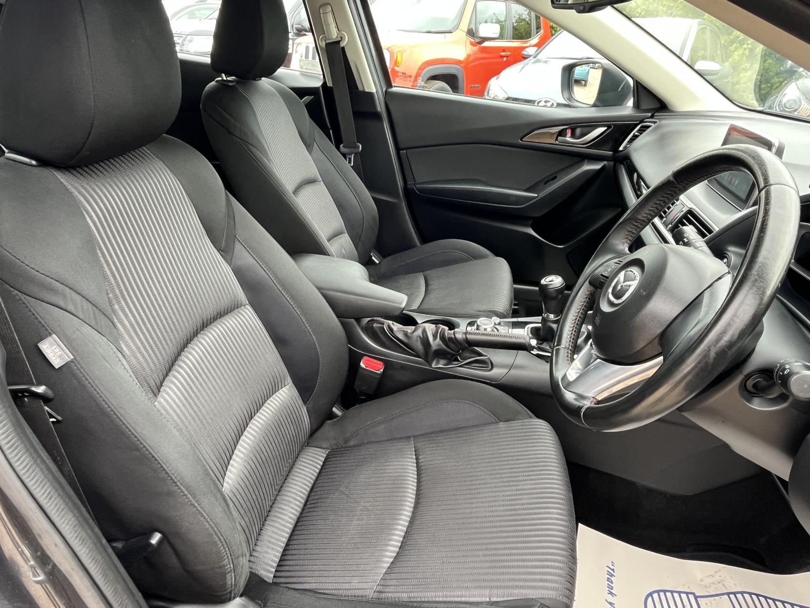 Mazda Mazda3 2.0 SKYACTIV-G SE Hatchback 5dr Petrol Manual Euro 5 (s/s) (120 ps)