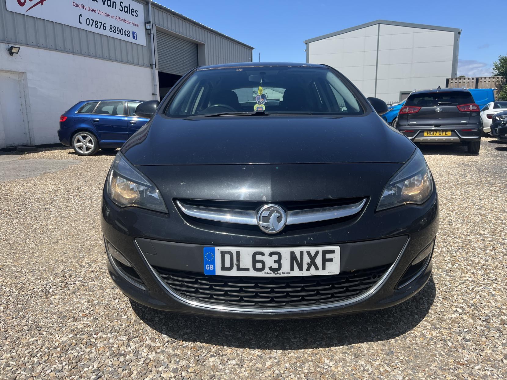 Vauxhall Astra 1.7 CDTi ecoFLEX SRi Hatchback 5dr Diesel Manual Euro 5 (s/s) (110 ps)
