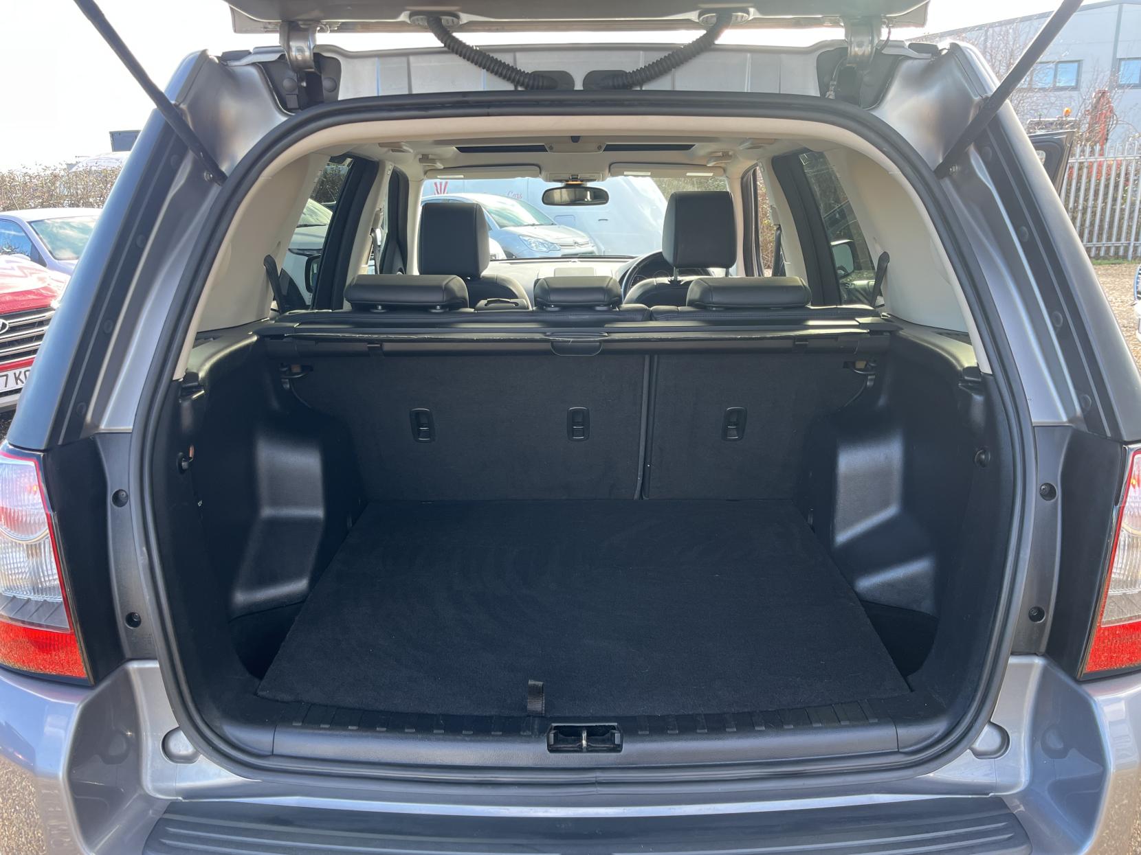 Land Rover Freelander 2 2.2 SD4 HSE SUV 5dr Diesel CommandShift 4WD Euro 5 (190 ps)