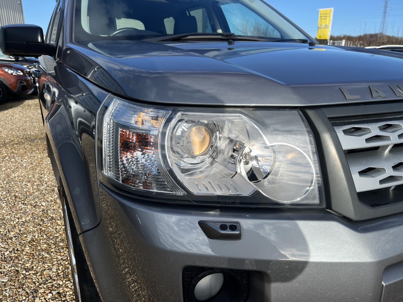 Land Rover Freelander 2 2.2 SD4 HSE SUV 5dr Diesel CommandShift 4WD Euro 5 (190 ps)