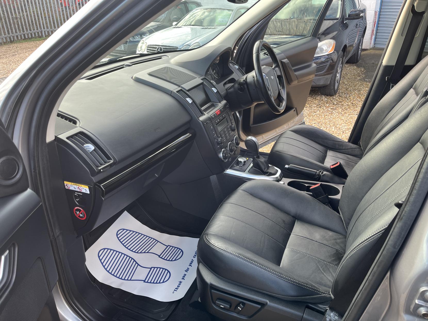 Land Rover Freelander 2 2.2 SD4 HSE SUV 5dr Diesel CommandShift 4WD Euro 5 (190 ps)