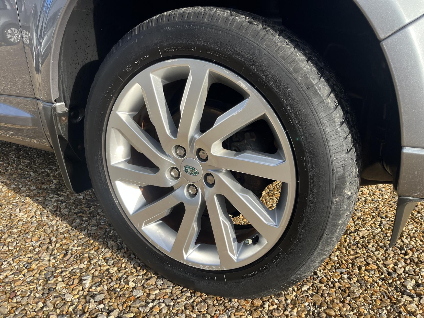 Land Rover Freelander 2 2.2 SD4 HSE SUV 5dr Diesel CommandShift 4WD Euro 5 (190 ps)