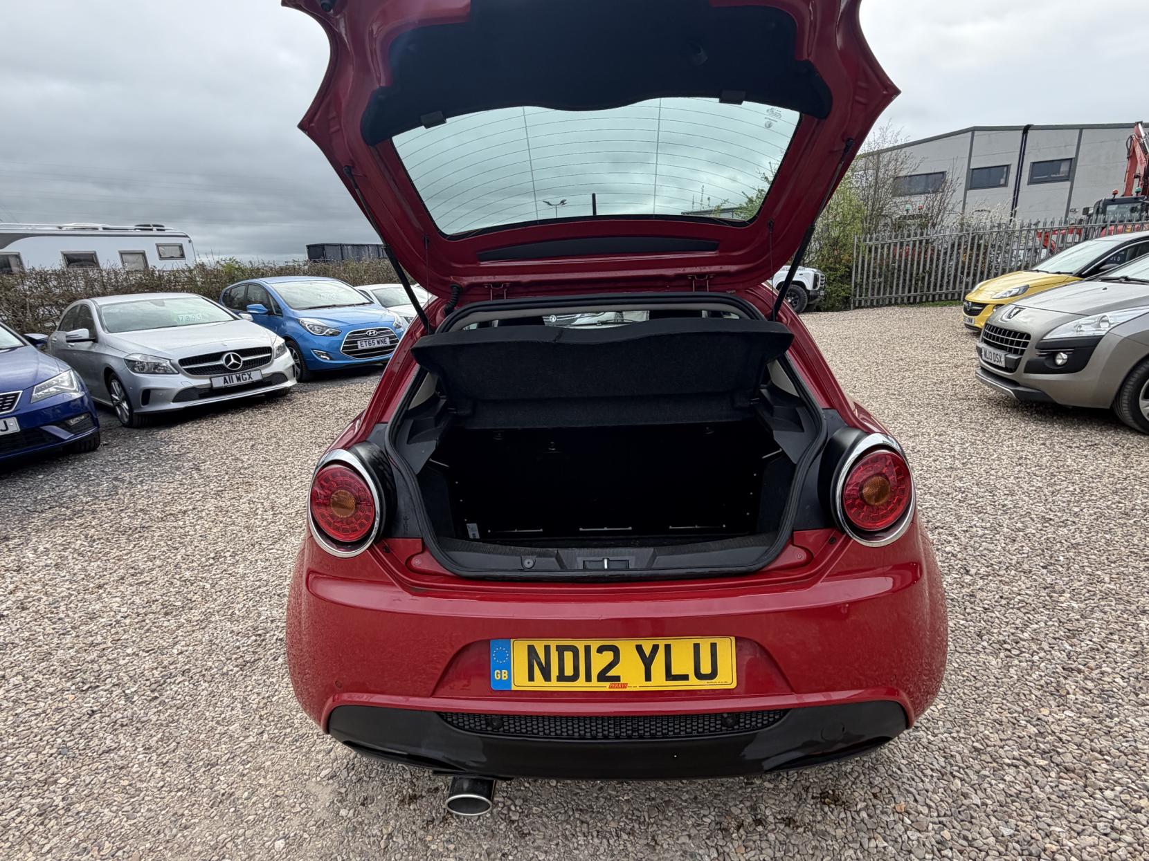 Alfa Romeo MiTo 1.4 MultiAir Distinctive Hatchback 3dr Petrol Manual Euro 5 (s/s) (105 bhp)