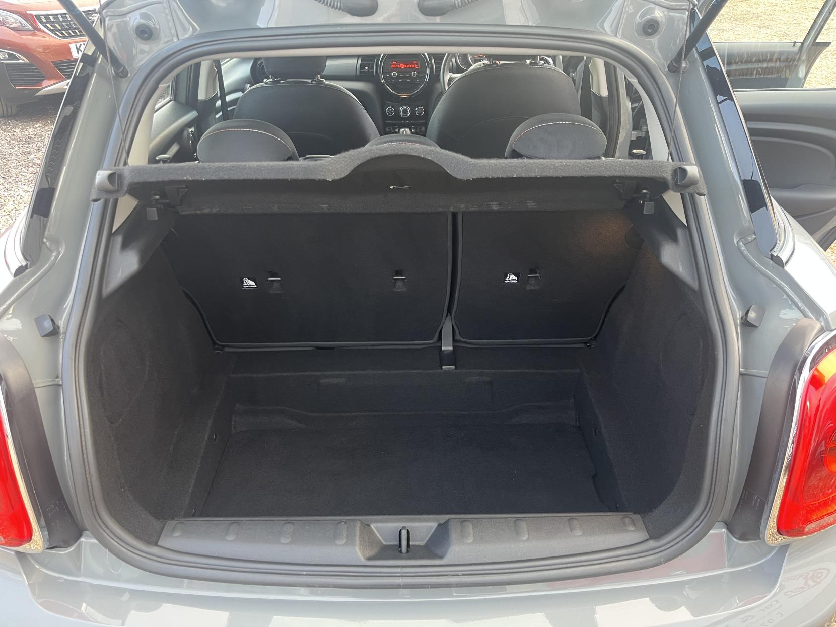 MINI Hatch 1.5 Cooper Hatchback 5dr Petrol Manual Euro 6 (s/s) (136 ps)