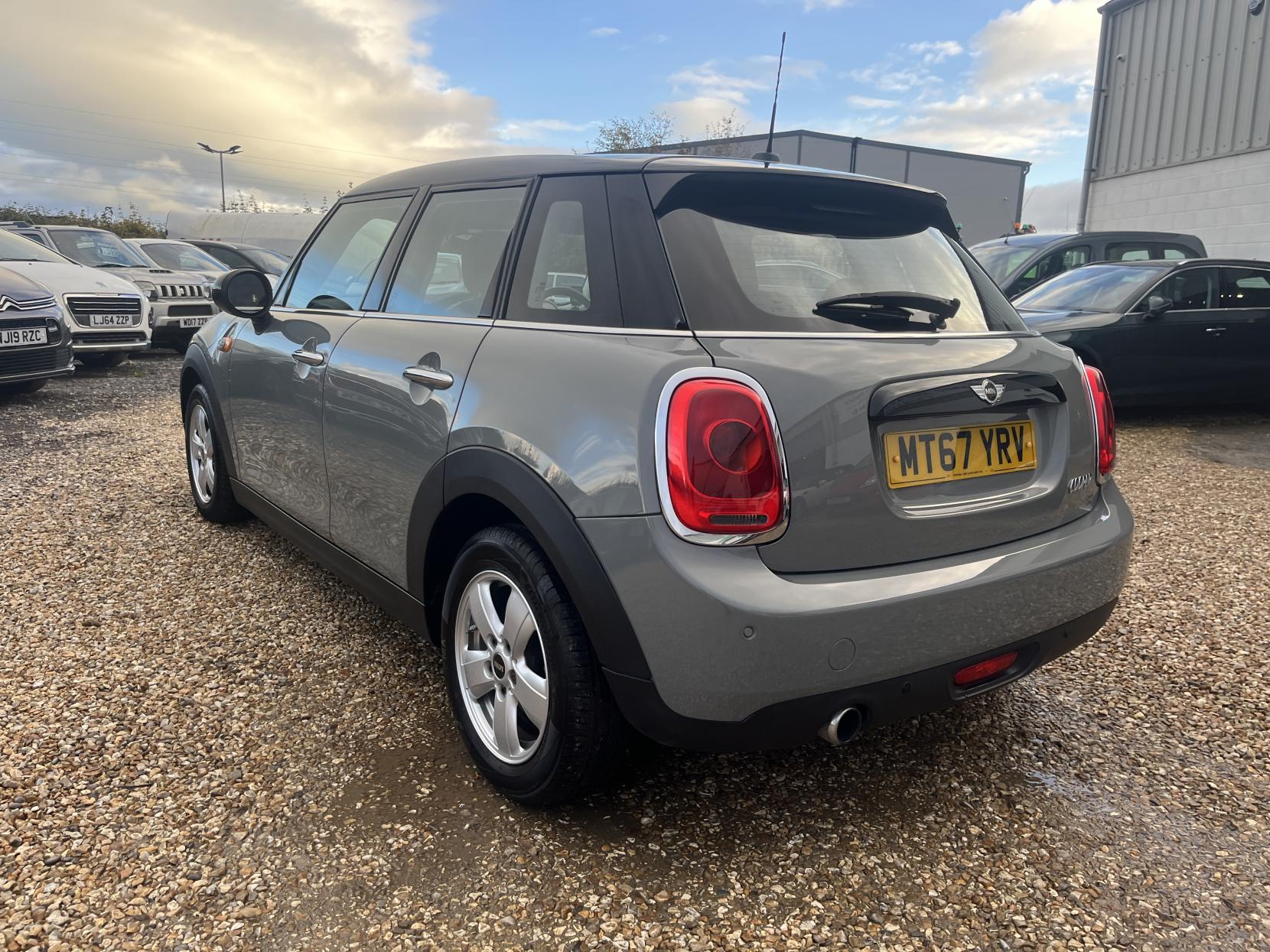 MINI Hatch 1.5 Cooper Hatchback 5dr Petrol Manual Euro 6 (s/s) (136 ps)